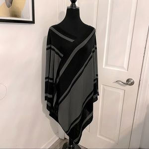 New York 212 Black & Gray Sweater Poncho wrap size S Excellent Condition